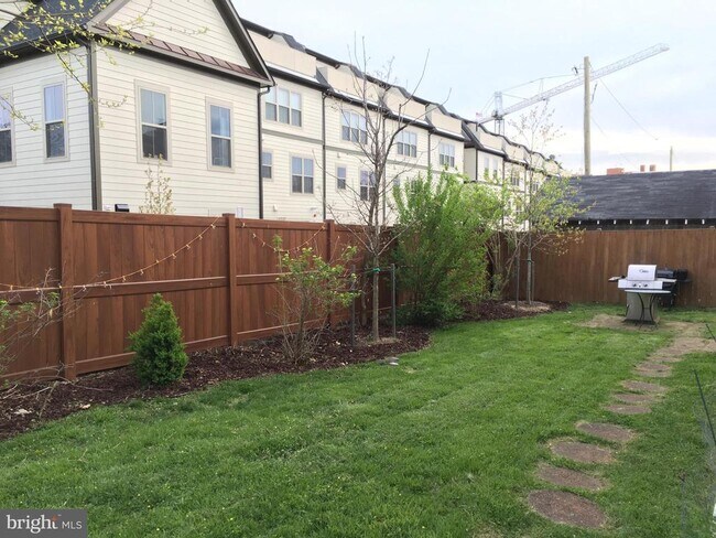 Building Photo - 1712 12th St S