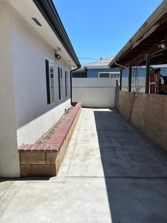 Building Photo - 10820 Croesus Ave