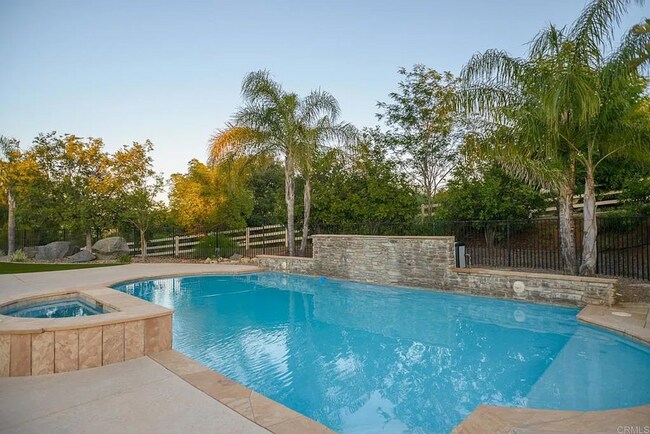 Building Photo - !!! RESORT-STYLE LIVING IN VALLEY VIEW EST...