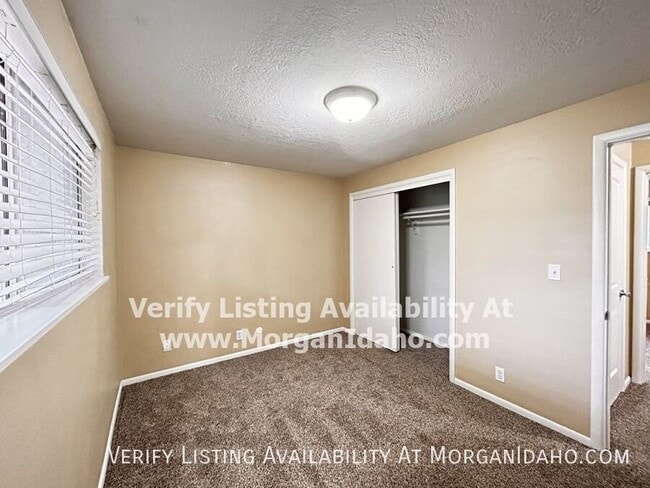 Building Photo - 4720 Freemont-