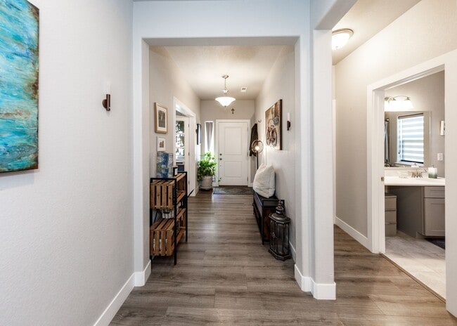 Building Photo - Luxury Ranch-Style Home for Rent | Wolf Ranch | D20 Schools | Pikes Peak Views