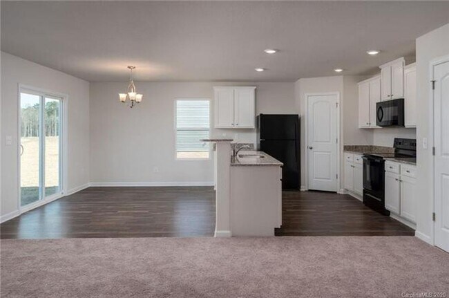 Building Photo - Beautiful 3 Bedroom with 2.5 Baths and 2-Car Garage.