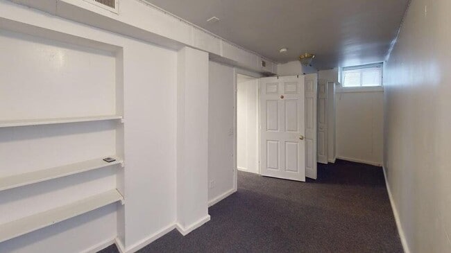 Building Photo - 801 E Ann St