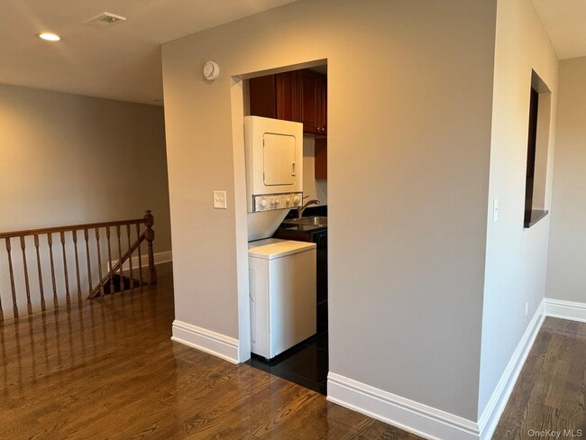 Building Photo - 140 McGlynn Pl