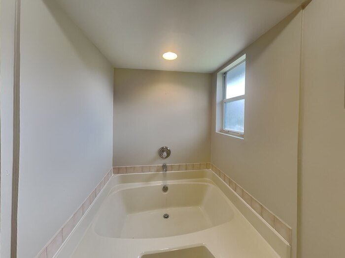 Building Photo - 315 Springfield Ct