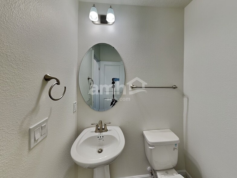 Building Photo - 2760 Ponds Trl