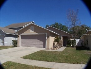 Building Photo - 8529 Deer Chase Dr