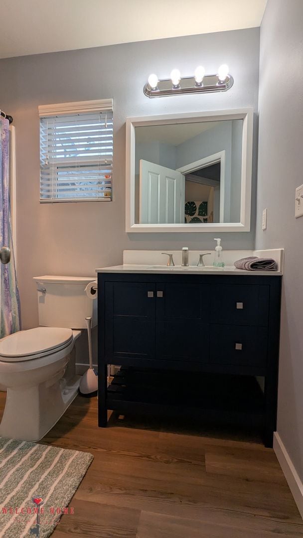 Building Photo - Flowing floorplan, minutes from I-5!!!