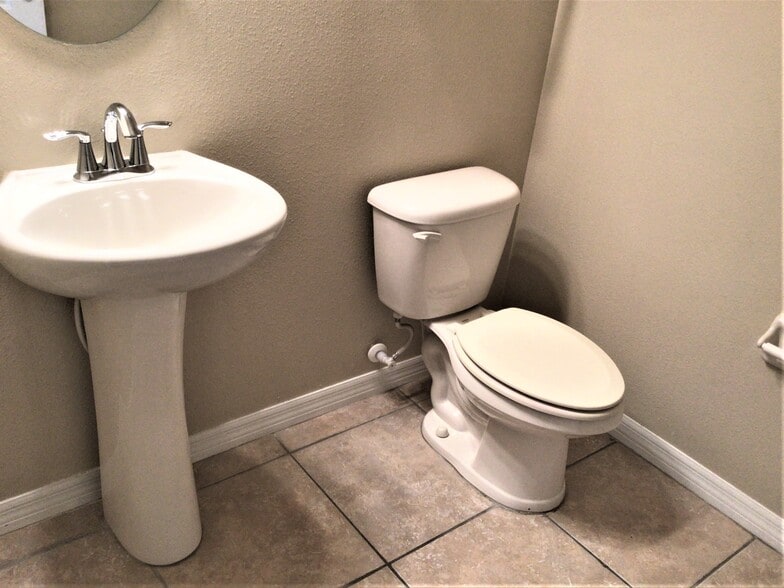 Building Photo - 20506 Carolina Cherry Ct