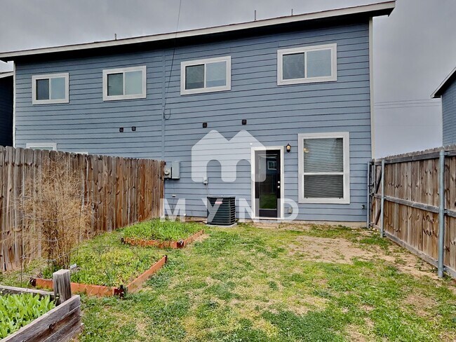Building Photo - 3230 Cherry Lane