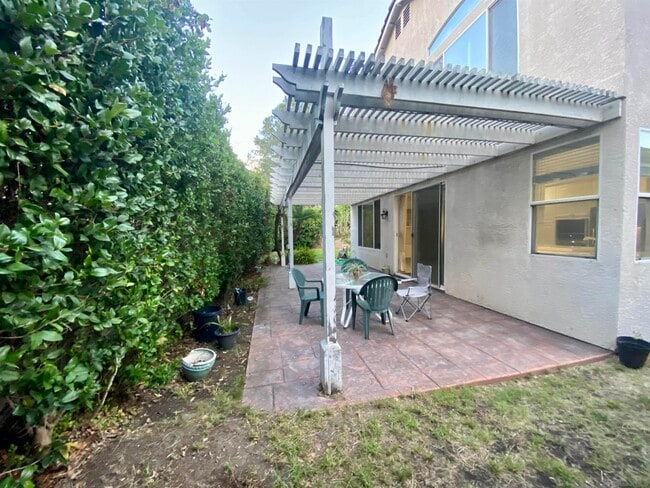 Building Photo - 13294 Larkfield Ct