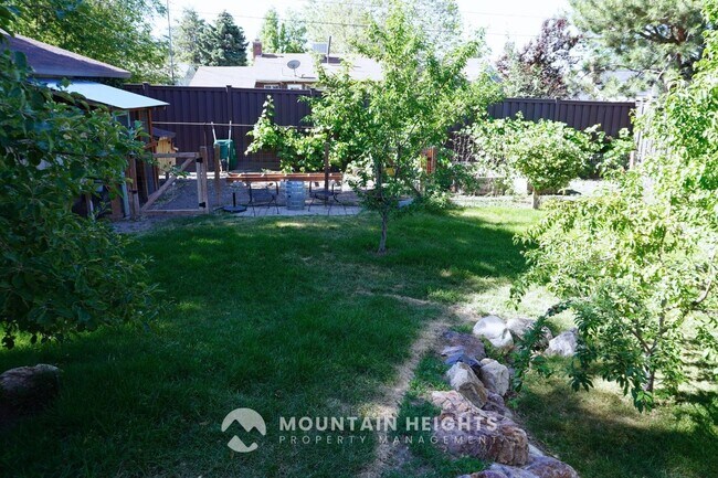 Building Photo - 2784 E Delsa Dr