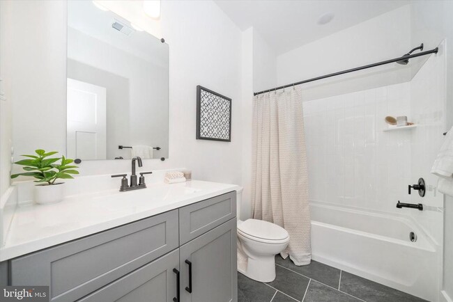 Building Photo - 204 3 Rivers Rd