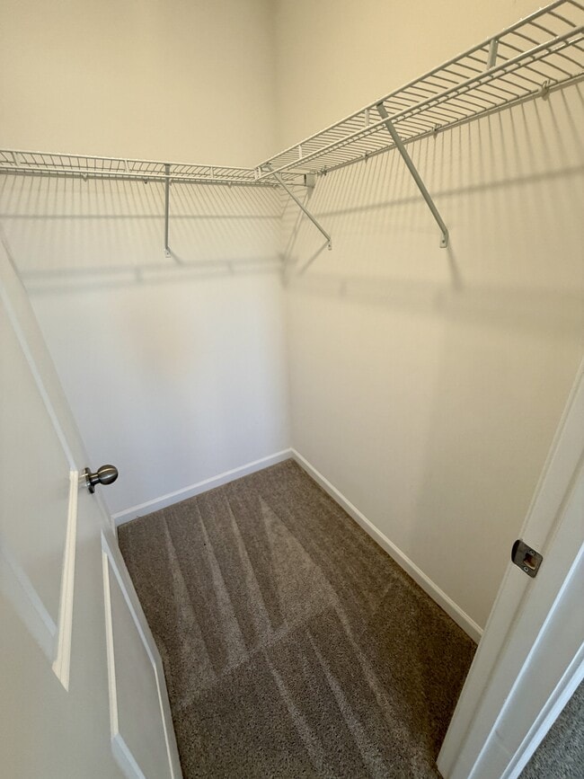 Building Photo - 261 Kenoot Dr