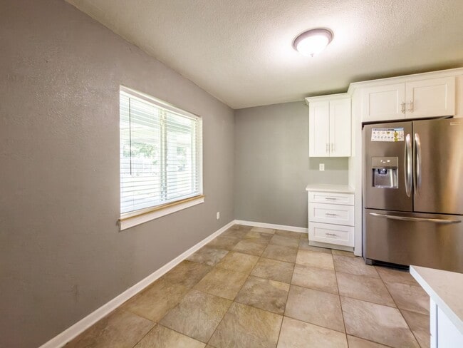 Building Photo - 10230 Agave Rd