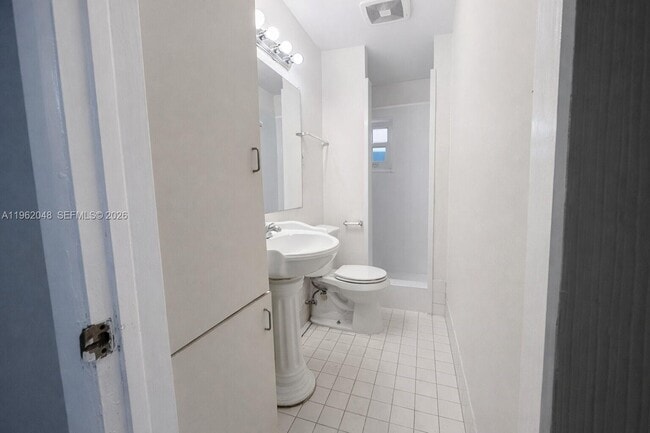 Building Photo - 4396 SW 25th Terrace