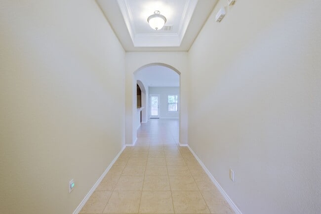 Building Photo - Beautiful & Convenient 3 Bedroom, 2 Bath H...