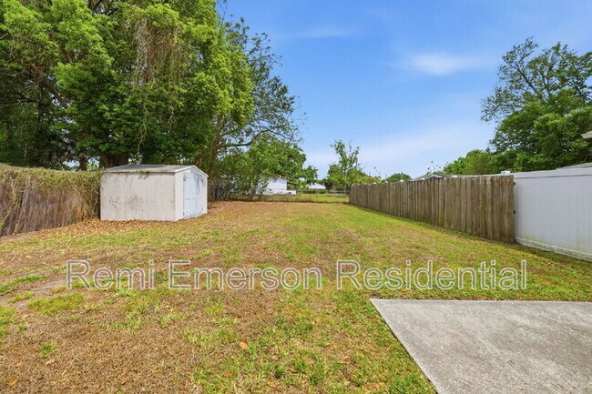 Building Photo - 2727 Mayer St