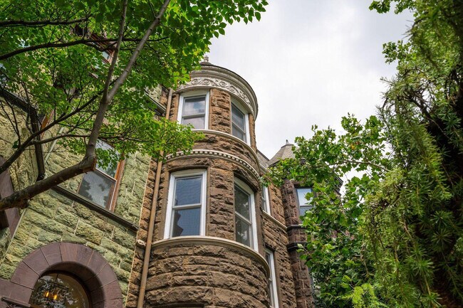 Building Photo - 1735 Q St NW