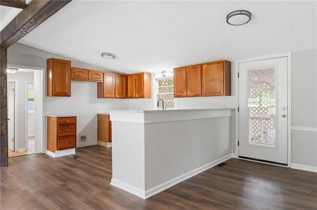 Building Photo - 119 McBee St