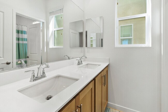 Building Photo - New Community - Temecula - New House Corne...