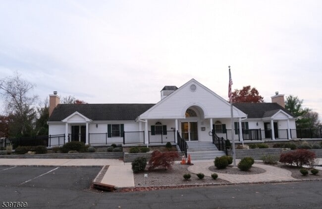 Building Photo - 188 Jamestown Rd