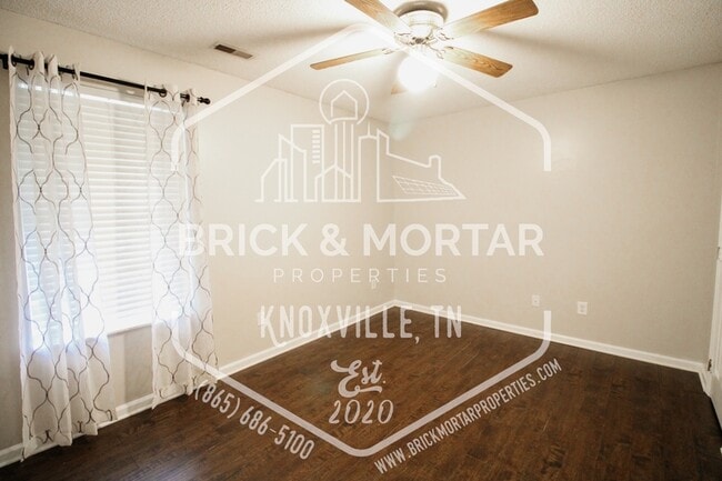 Building Photo - 1006 Davinci Ln