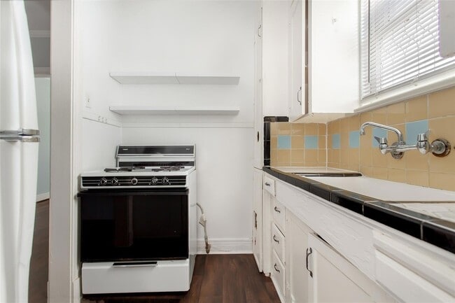 Building Photo - 5838 Vickery Blvd