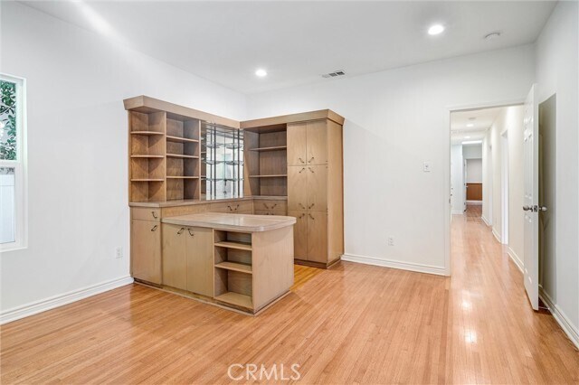 Building Photo - 156 S Edinburgh Ave