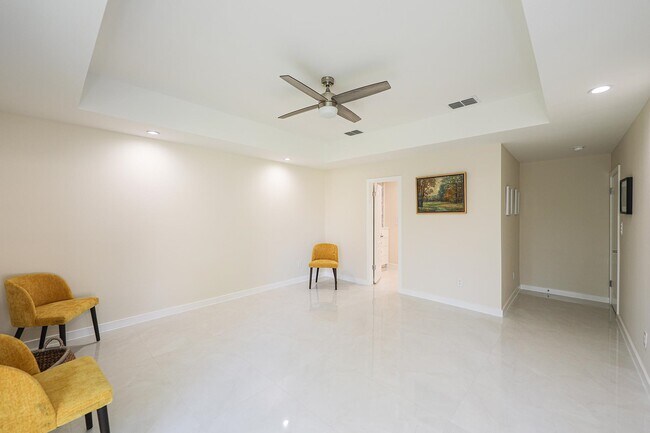 Building Photo - 209 Green Jay Ln