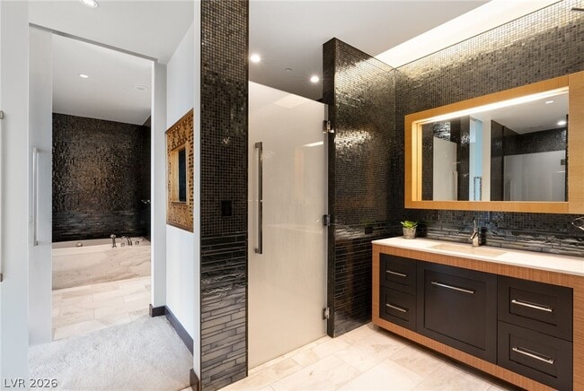 Building Photo - 3750 S Las Vegas Blvd