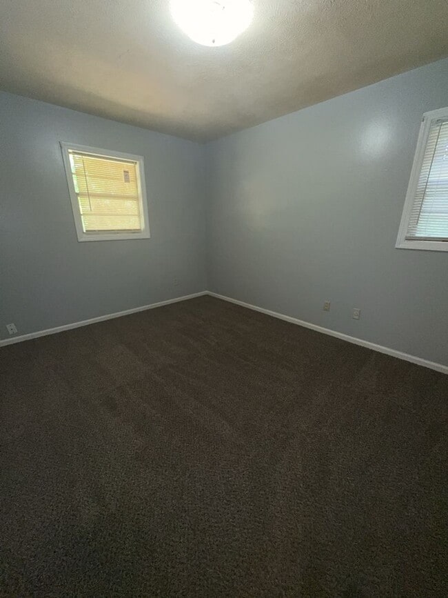 Building Photo - 1511 Layard Dr