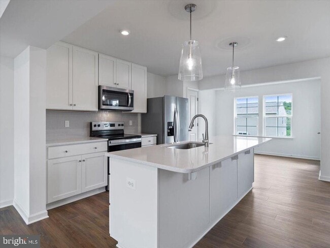 Building Photo - 258 Clifton Mnr