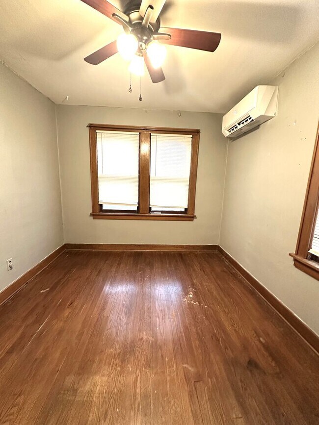 Building Photo - Versatile 2-Bedroom Home with Bonus Room and Spacious Yard