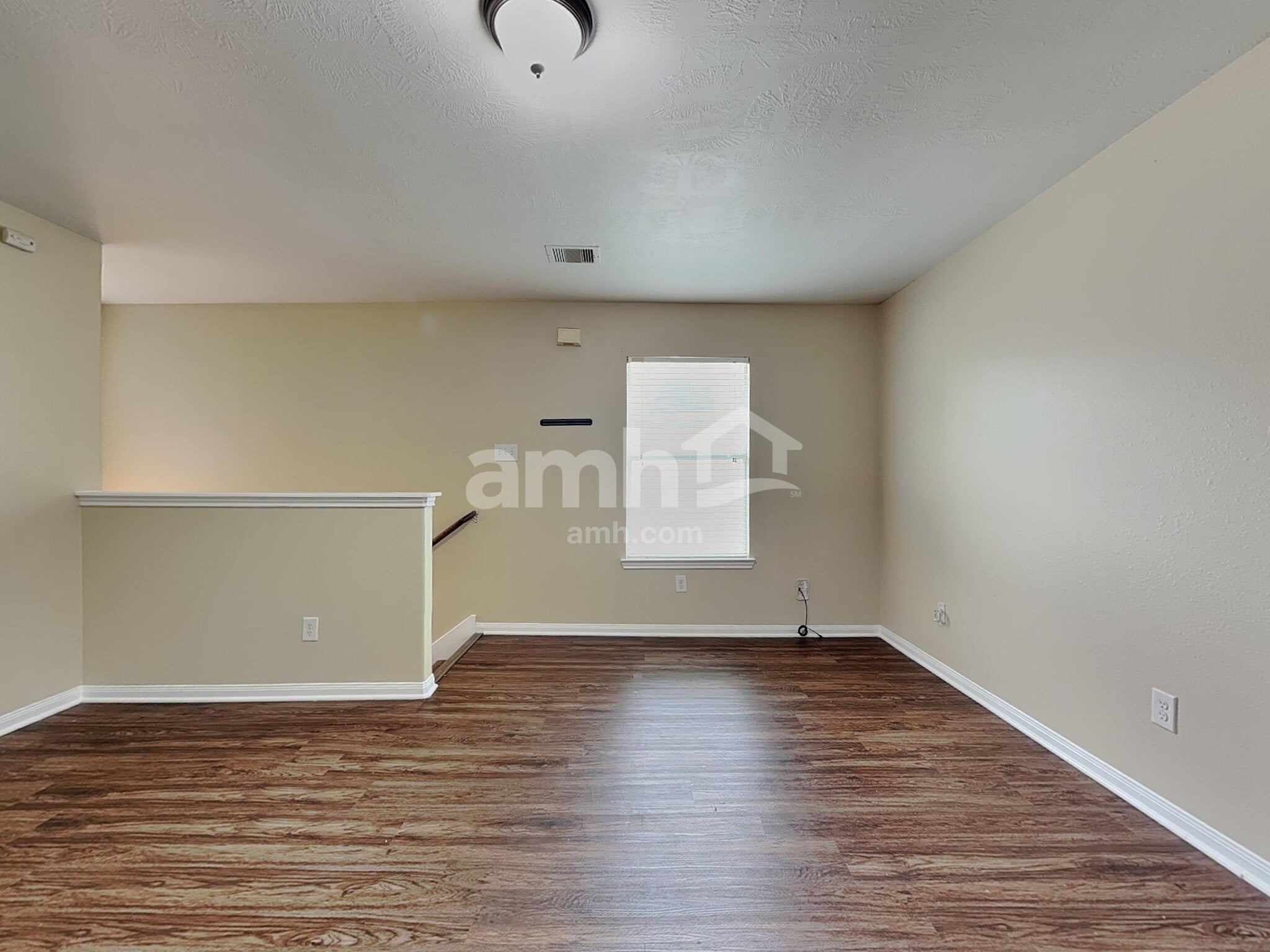 Building Photo - 22270 Queenbury Hills Dr