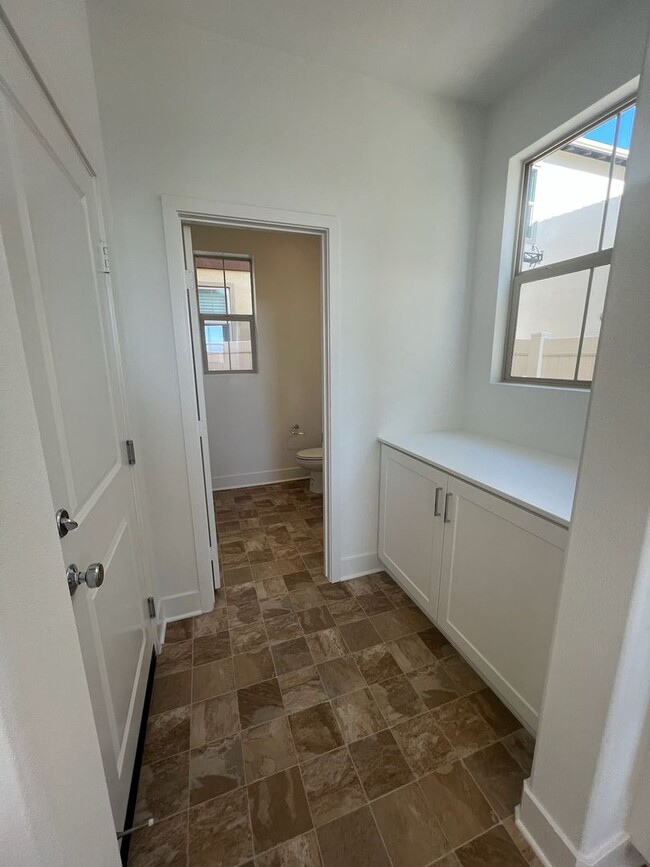 Building Photo - Camarillo - Brand New 4 bedroom, 3.5 home in