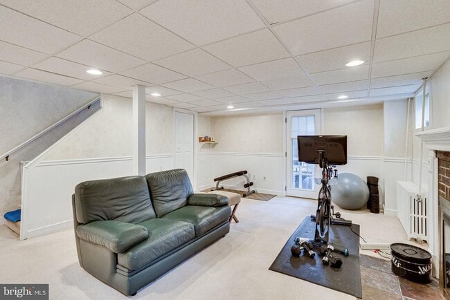 Building Photo - 609 Upland Pl
