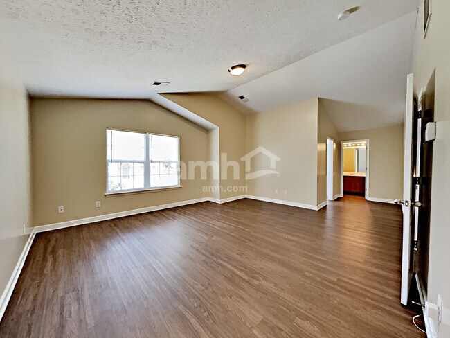 Building Photo - 408 Mossy Oak Trl