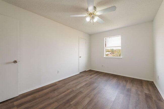 Building Photo - 6910 Rifle Bend