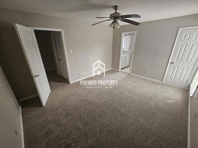 Building Photo - 6149 Raintree Dr