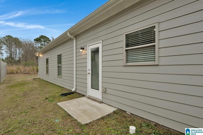 Building Photo - 615 Troubadour Ln