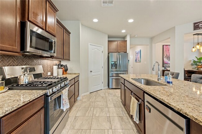 Building Photo - 6308 Southern Cross Dr