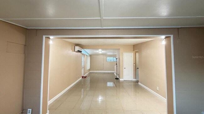Building Photo - 3107 Bayshore Gardens Pkwy