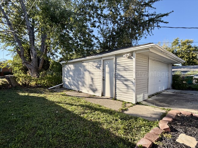 Building Photo - Solid Brick and Renovated with New Kitchen and Two Full Baths!