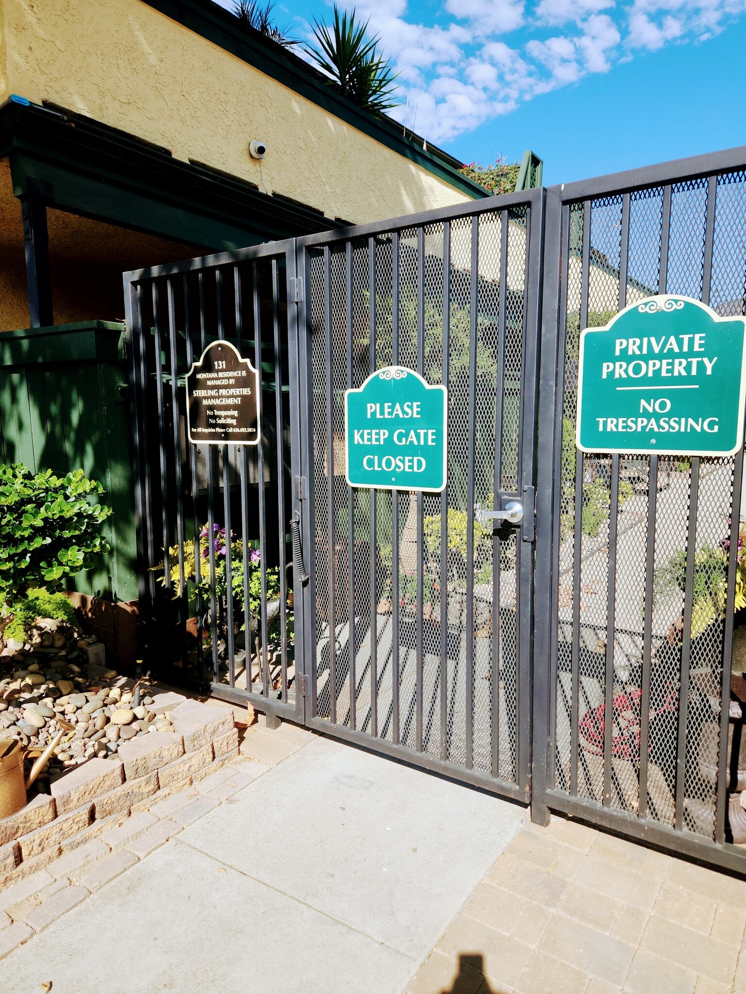 Entry Gates - 131 Montana St