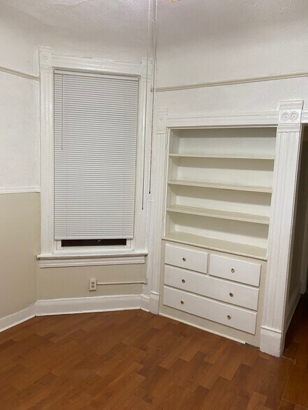 Firdt Floor Dining Room - 5643 S Green St