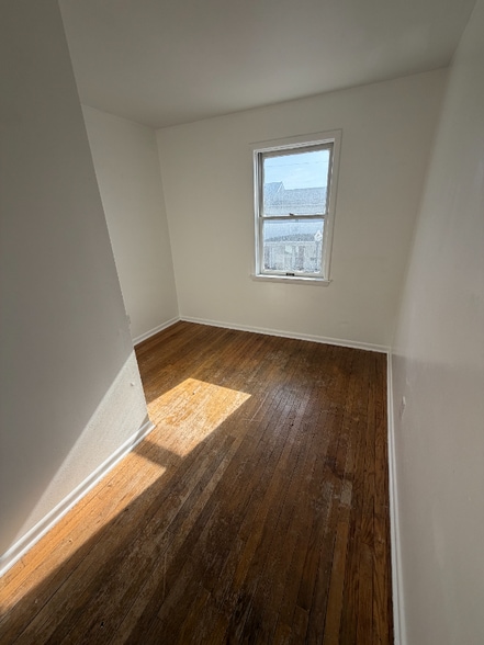 Building Photo - 55 S Broadway