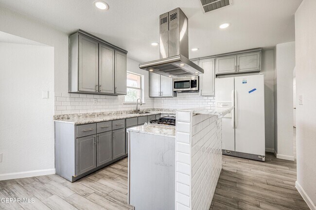 Building Photo - 5729 Saplinas Rd