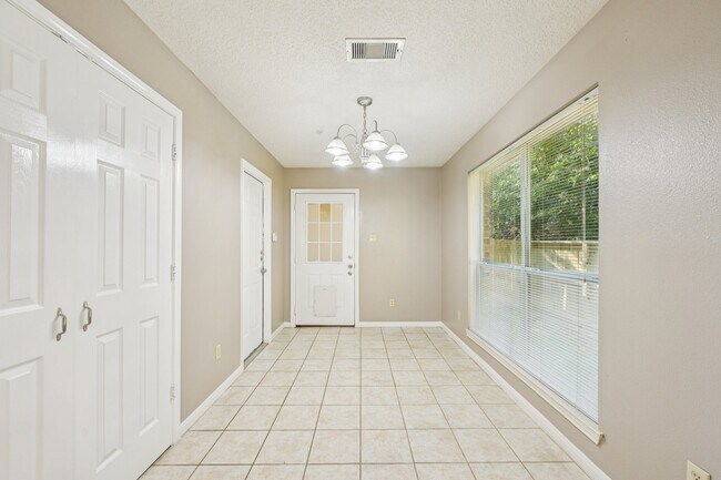 Building Photo - 100 Westpark Dr