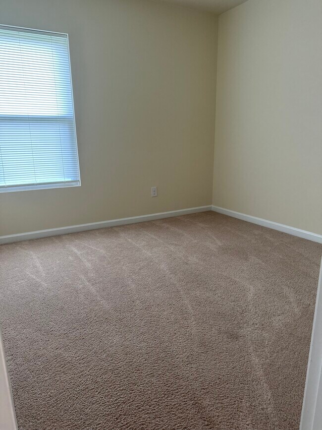 Building Photo - 2421